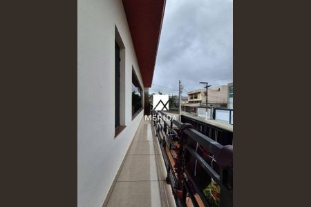 Casa à venda com 292m², 2 quartos e 6 vagas