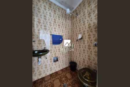 Casa à venda com 292m², 2 quartos e 6 vagas