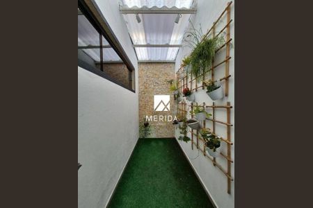 Casa à venda com 292m², 2 quartos e 6 vagas