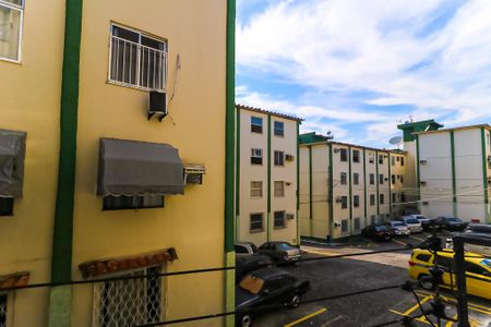 Sala vista de apartamento para alugar com 2 quartos, 48m² em Inhaúma, Rio de Janeiro