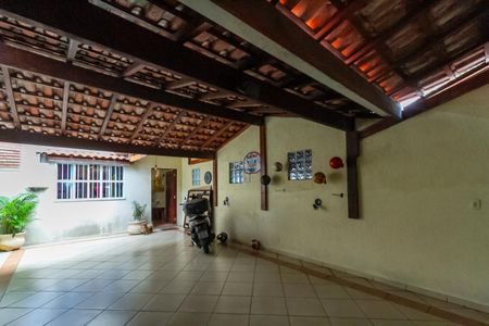 Casa à venda com 120m², 3 quartos e 3 vagasGaragem