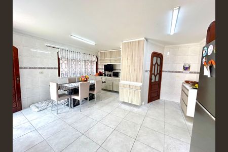 Casa à venda com 392m², 3 quartos e 7 vagas Casa à venda com 392m², 3 quartos e 7 vagasCozinha