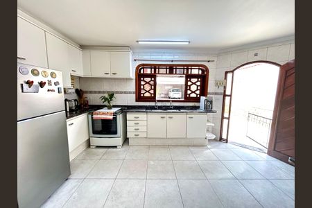 Casa à venda com 392m², 3 quartos e 7 vagas Casa à venda com 392m², 3 quartos e 7 vagasCozinha