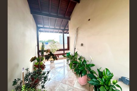 Casa à venda com 392m², 3 quartos e 7 vagas Casa à venda com 392m², 3 quartos e 7 vagasVaranda da Suíte