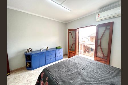 Casa à venda com 392m², 3 quartos e 7 vagas Casa à venda com 392m², 3 quartos e 7 vagasQuarto 2