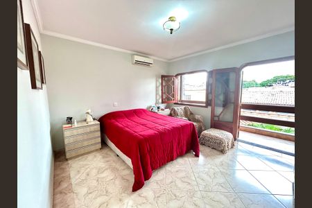 Casa à venda com 392m², 3 quartos e 7 vagas Casa à venda com 392m², 3 quartos e 7 vagasSuíte