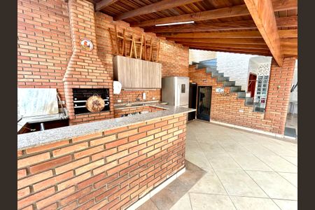 Casa à venda com 392m², 3 quartos e 7 vagas Casa à venda com 392m², 3 quartos e 7 vagasChurrasqueira