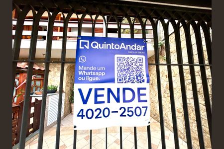 Casa à venda com 392m², 3 quartos e 7 vagas Casa à venda com 392m², 3 quartos e 7 vagasPlaca