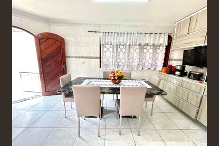 Casa à venda com 392m², 3 quartos e 7 vagas Casa à venda com 392m², 3 quartos e 7 vagasCozinha