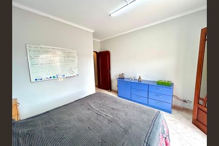 Casa à venda com 392m², 3 quartos e 7 vagas Casa à venda com 392m², 3 quartos e 7 vagasQuarto 2