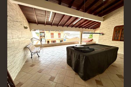 Casa à venda com 392m², 3 quartos e 7 vagas Casa à venda com 392m², 3 quartos e 7 vagasÁrea comum