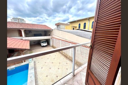 Casa à venda com 392m², 3 quartos e 7 vagas Casa à venda com 392m², 3 quartos e 7 vagasVaranda do quarto 2