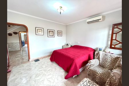 Casa à venda com 392m², 3 quartos e 7 vagas Casa à venda com 392m², 3 quartos e 7 vagasSuíte