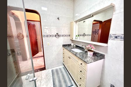 Casa à venda com 392m², 3 quartos e 7 vagas Casa à venda com 392m², 3 quartos e 7 vagasBanheiro 1