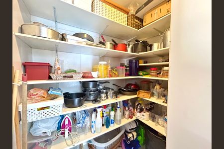 Casa à venda com 392m², 3 quartos e 7 vagas Casa à venda com 392m², 3 quartos e 7 vagasDespensa