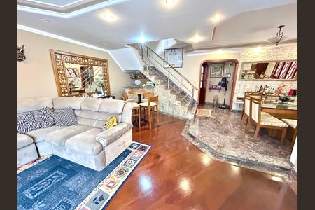 Casa à venda com 392m², 3 quartos e 7 vagas Casa à venda com 392m², 3 quartos e 7 vagasSala