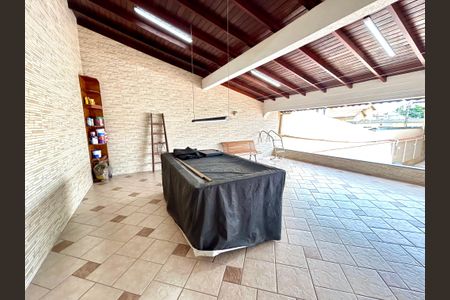 Casa à venda com 392m², 3 quartos e 7 vagas Casa à venda com 392m², 3 quartos e 7 vagasÁrea comum