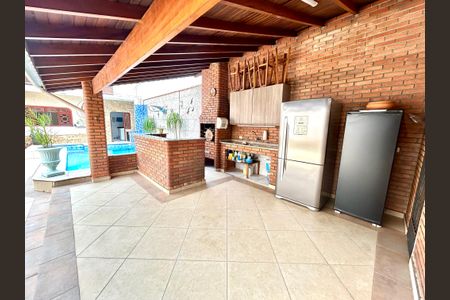 Casa à venda com 392m², 3 quartos e 7 vagas Casa à venda com 392m², 3 quartos e 7 vagasChurrasqueira