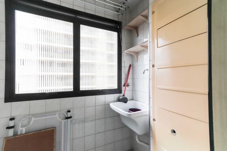 Apartamento para alugar com 56m², 2 quartos e 1 vaga Apartamento para alugar com 56m², 2 quartos e 1 vagaCozinha e Área de Serviço