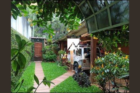 Casa à venda com 301m², 4 quartos e 4 vagas