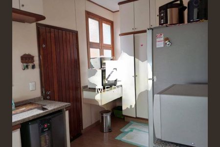 Casa à venda com 301m², 4 quartos e 4 vagas