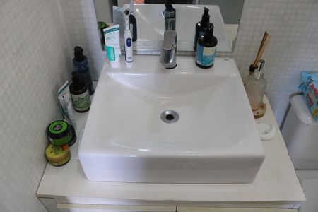 Apartamento à venda com 70m², 3 quartos e 2 vagasBanheiro 1