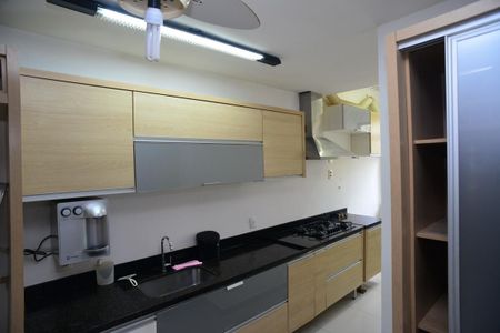 Apartamento à venda com 144m², 3 quartos e 2 vagasCozinha