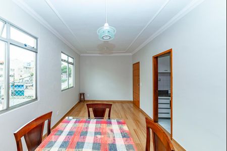 Sala de apartamento à venda com 3 quartos, 81m² em Padre Eustáquio, Belo Horizonte