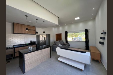 Cozinha de casa de condomínio para alugar com 3 quartos, 160m² em Bosque Fundo, Maricá