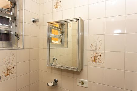 Casa para alugar com 220m², 3 quartos e 3 vagasBanheiro de serviço