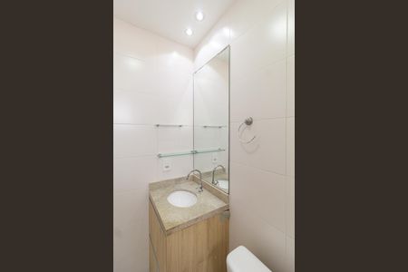 Apartamento à venda com 76m², 3 quartos e 2 vagasBanheiro da suíte