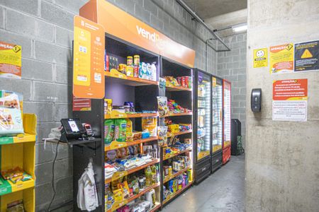 Apartamento à venda com 76m², 3 quartos e 2 vagasÁrea comum - Mini mercado