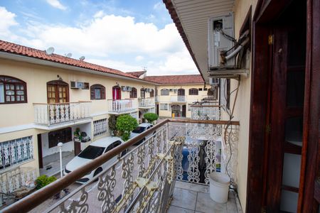 Casa de condomínio à venda com 70m², 2 quartos e 1 vaga Casa de condomínio à venda com 70m², 2 quartos e 1 vagaVaranda