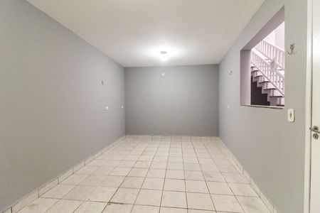 Casa para alugar com 200m², 2 quartos e 2 vagas Casa para alugar com 200m², 2 quartos e 2 vagasLavanderia