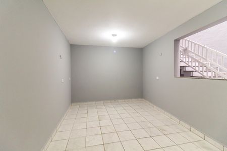 Casa para alugar com 200m², 2 quartos e 2 vagas Casa para alugar com 200m², 2 quartos e 2 vagasLavanderia
