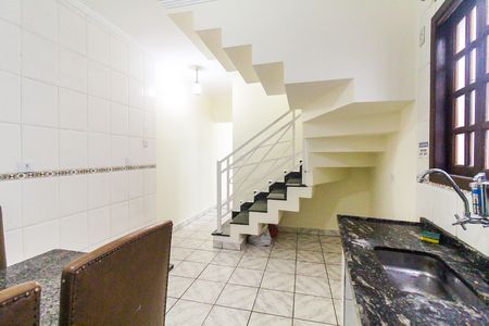 Casa para alugar com 200m², 2 quartos e 2 vagas Casa para alugar com 200m², 2 quartos e 2 vagasCozinha