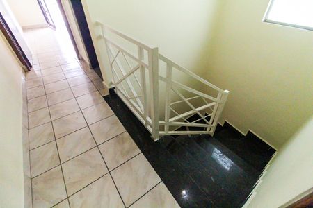 Casa para alugar com 200m², 2 quartos e 2 vagas Casa para alugar com 200m², 2 quartos e 2 vagasHall