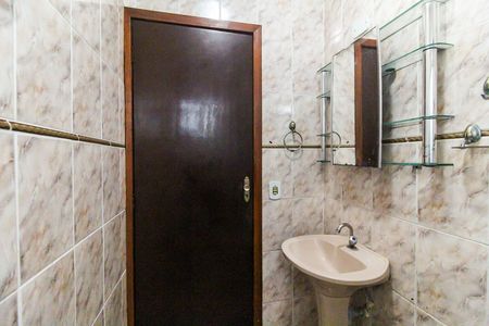 Casa para alugar com 200m², 2 quartos e 2 vagas Casa para alugar com 200m², 2 quartos e 2 vagasBanheiro 1