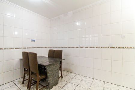 Casa para alugar com 200m², 2 quartos e 2 vagas Casa para alugar com 200m², 2 quartos e 2 vagasCozinha