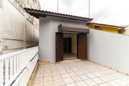 Casa para alugar com 200m², 2 quartos e 2 vagas Casa para alugar com 200m², 2 quartos e 2 vagasVaranda do Quarto 1