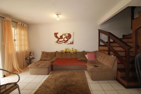 Sala de casa de condomínio para alugar com 3 quartos, 200m² em Pituaçu, Salvador