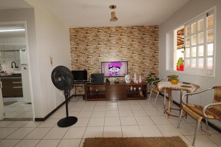 Casa de condomínio para alugar com 200m², 3 quartos e 1 vagaSala