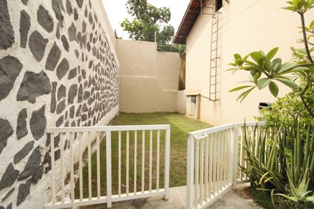 Casa de condomínio para alugar com 200m², 3 quartos e 1 vagaÁrea Pet