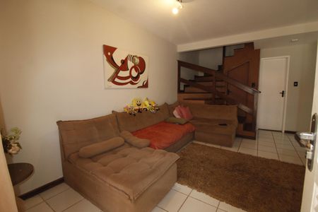 Casa de condomínio para alugar com 200m², 3 quartos e 1 vagaSala