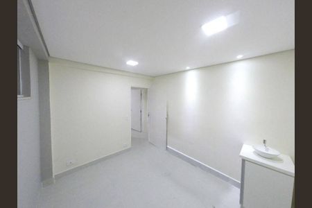 Casa à venda com 8 quartos, 240m² em Vila Bastos, Santo André