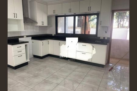 Casa à venda com 3 quartos, 179m² em Vila Assunção, Santo André