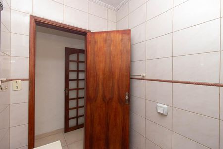 Banheiro Social de casa para alugar com 4 quartos, 122m² em Bortolândia, São Paulo