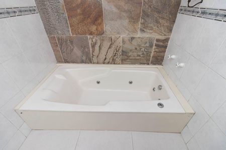 Casa para alugar com 122m², 4 quartos e 4 vagasBanheiro da Suíte