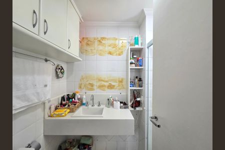 Apartamento para alugar com 95m², 2 quartos e 2 vagas Apartamento para alugar com 95m², 2 quartos e 2 vagasBanheiro da Suíte