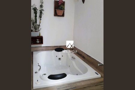 Casa à venda com 3 quartos, 194m² em Vila Valparaíso, Santo André